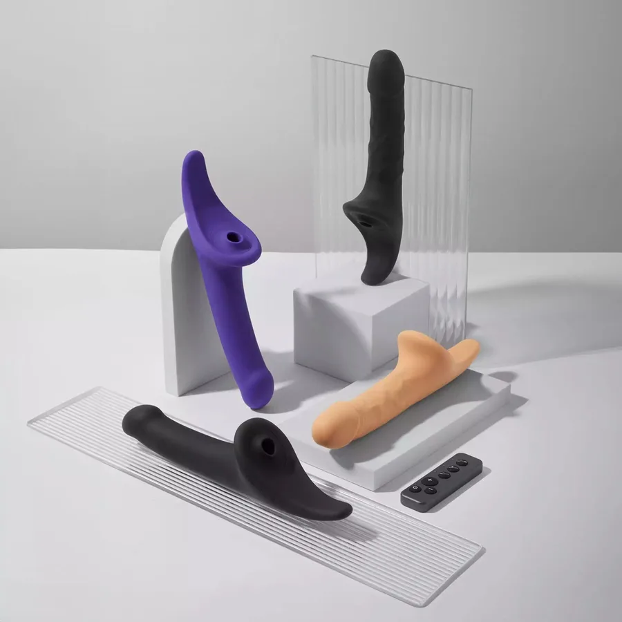 Вібронасадка для страпону з вакуумною стимуляцією Strap-On-Me Multi Orgasm Realistic Dildo L Vanilla