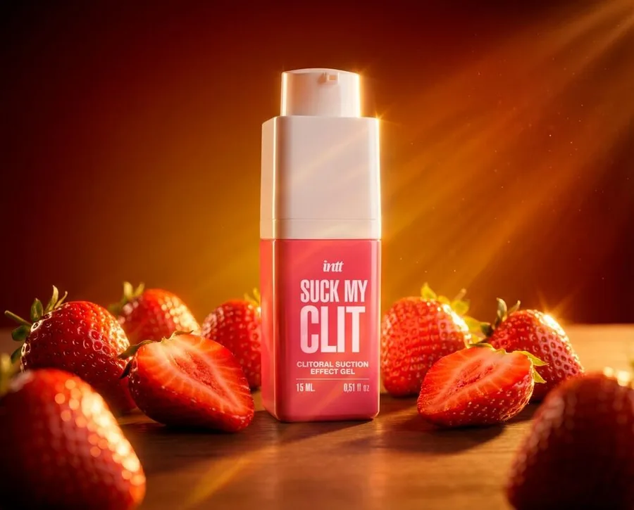 Смоктайзер для клитора Intt Suck My Clit Wild Strawberry (15 мл), клубника, гель с эффектом посасывания