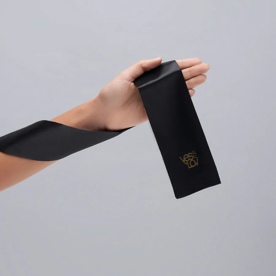 Сатинова пов'язка на очі YESforLOV BLACK SATIN BLINDFOLD