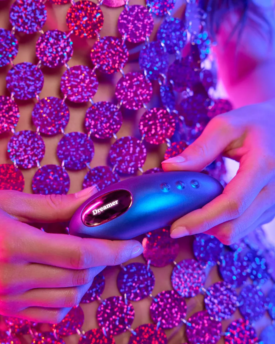 Вакуумный клиторальный стимулятор Love To Love DREAMER – IRIDESCENT NIGHT, ласки язычком, пульт