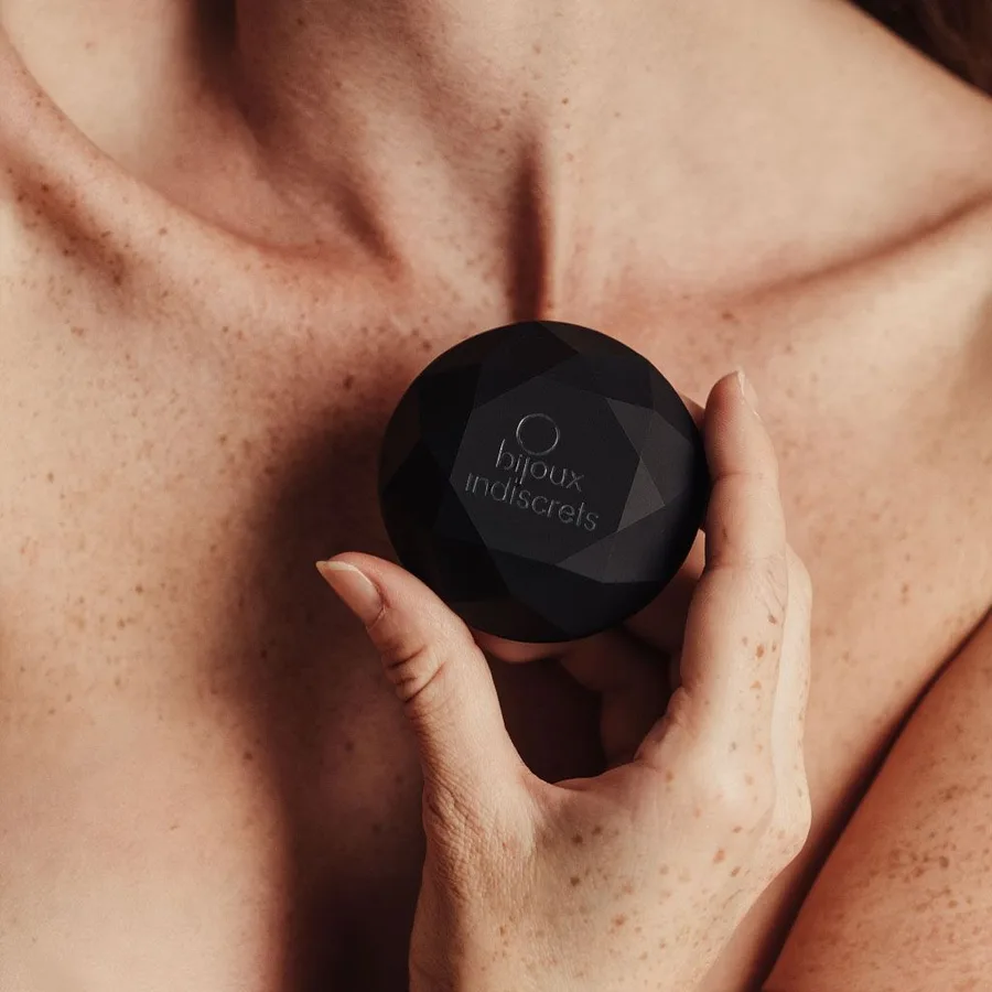 Вібромасажер діамант Bijoux Indiscrets - Twenty One Black, стильний аксесуар для дамської сумочки