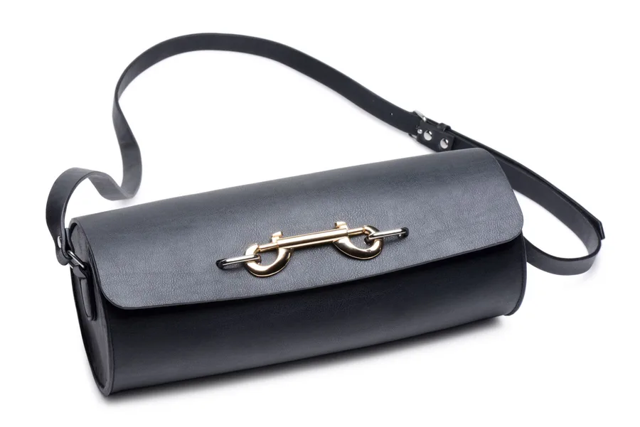 Набор БДСМ с дорожной сумкой Master Series: Bow — Luxury BDSM Set With Travel Bag, 11 предметов