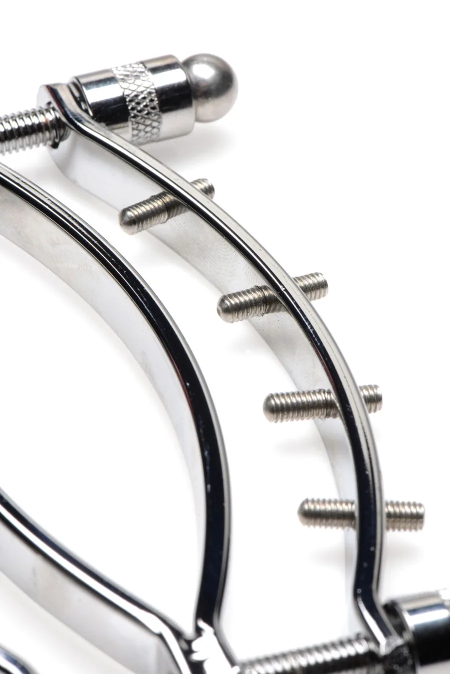 Зажим для вагины Master Series: Spread 'Em Poker Vagina Clamp with Adjustable Pressure Screws, шипы
