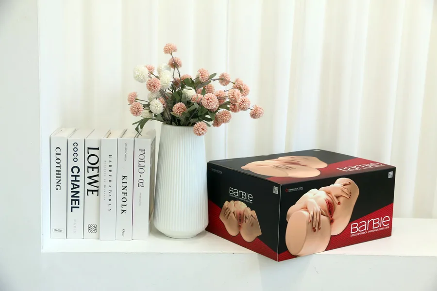 Мастурбатор-полуторс Naked Factory BARBIE, вагина + анус, 2 канала, очень реалистичный, сквозной