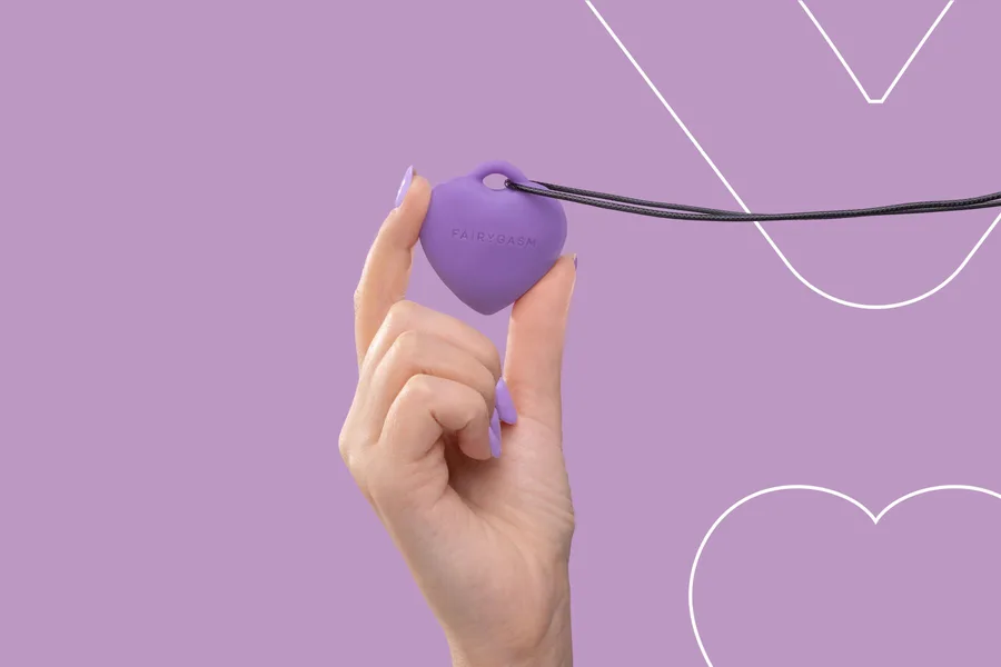 Мини-вибратор «Сердечко» FairyGasm PleasureStone violet, 9 режимов, на шнурке