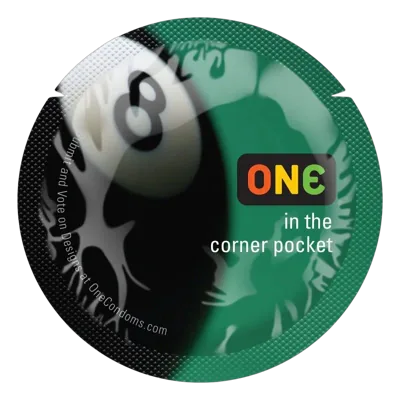 Презерватив ONE Color Sensations ONE is the corner pocket, 1 шт, чорний, гладенький, зі змазкою