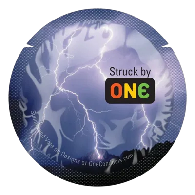 Презерватив ONE Color Sensations Struck by ONE, 1 шт, лавандово-бузковий, гладенький, зі змазкою