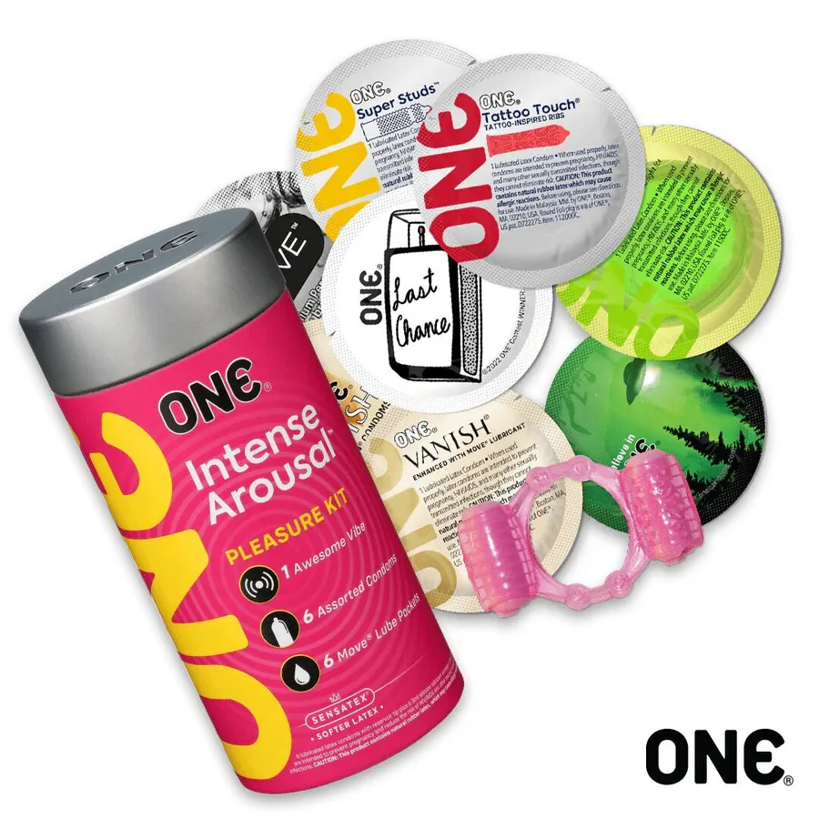 Подарунковий набір ONE Intense Arousal, у комплекті 6 презервативів, 6 саше з лубрикантом, віброкільце